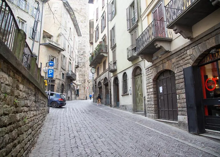 アパート Gombito 4 Alta